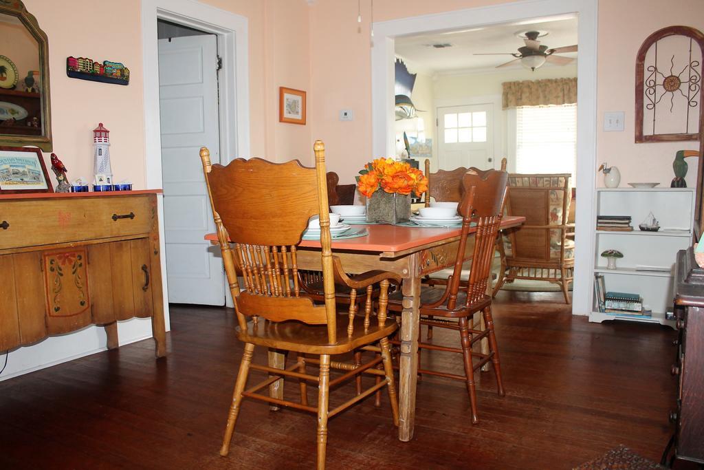 Coronado Palms Coastal Cottage Galveston Bagian luar foto