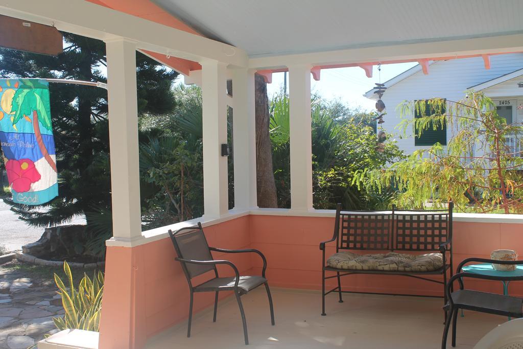 Coronado Palms Coastal Cottage Galveston Bagian luar foto